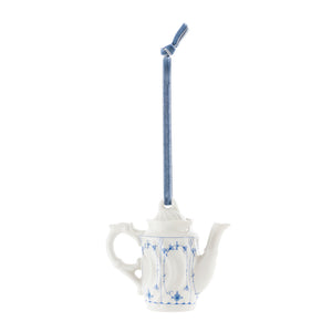 Mini ornament av kaffekanne i Stråmønster fra Porsgrunds Porselænsfabrik, designet for julepynt med blå fløyelssnor til oppheng.