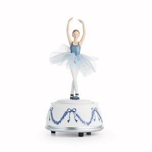 Porsgrunds Porselænsfabrik PP Jul Ballerina Spilledåse 20,5cm med dansende ballerina i blått og hvitt, gir julens magi liv.
