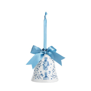 Porsgrunds Porselænsfabrik PP Jul Ballerina Klokke Hengepynt 8cm Blå, håndmalt ballerina- og nøtteknekkerdekor med blått satengbånd og sløyfe, perfekt julepynt for treet.