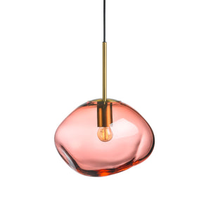 Hadeland Glassverk Crystal Stone Pendellampe Morgenrød med gyllent oppheng, unik håndverkslampe som tilfører eleganse til ethvert rom.