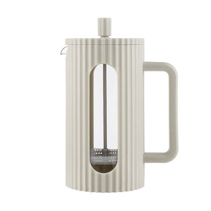 Elegant Christiania 1739 Barista Presskanne 1L i beige, laget av varmeresistent borosilikatglass med stilrent design.