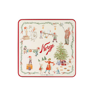 Firkantet julekakeboks fra Norgesglasset med nostalgisk motiv, perfekt til årets julekaker og dekorativ som julepynt.