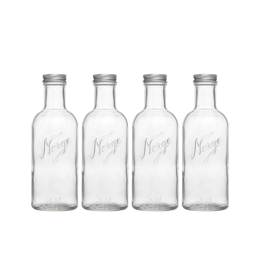 Norgesglasset Norgesflasker 33 cl i en praktisk 4-pakning med nostalgisk design og preget Norge-logo, perfekt for oppbevaring av hjemmelaget saft.