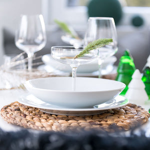 Porsgrunds Porselænsfabrik Sense Dessertskål 45cl 16cm - Skål sammen med elegant bordsetting med glass og pynt.