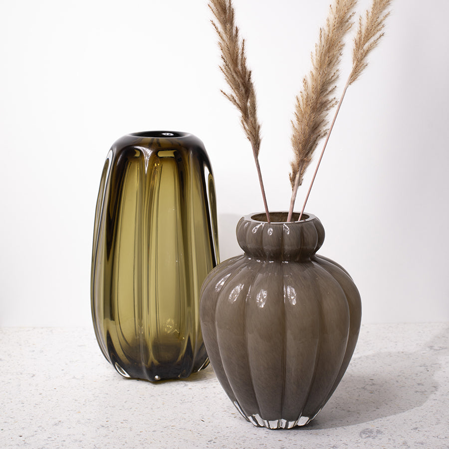 Dynamic Vase Sand Opal 21cm