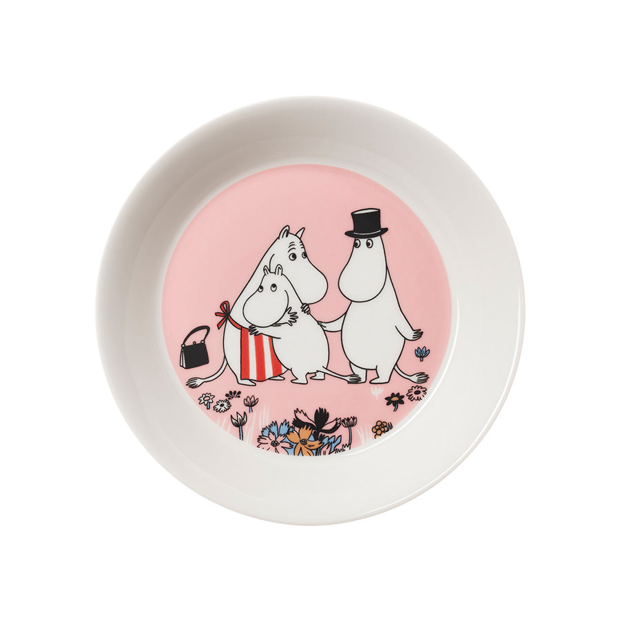 Moomin Arabia Mummi asjett 15cm Familietid med fargerikt motiv av Mummi-figurer, perfekt til småretter og søte serveringer.