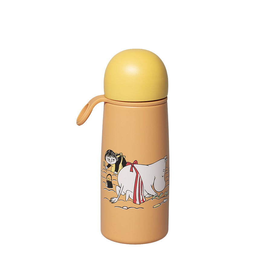 Mummi termos med Mummimamma design, lekkasjesikker og sklisikker bunn, ideell for varme og kalde drikker.