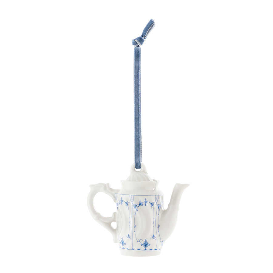 Mini ornament av kaffekanne i Stråmønster fra Porsgrunds Porselænsfabrik, designet for julepynt med blå fløyelssnor til oppheng.