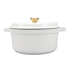 Christiania 1739 Støpejernsgryte 5L Hvit med messingfarget knott, ideell for tilberedning av supper og gryteretter.