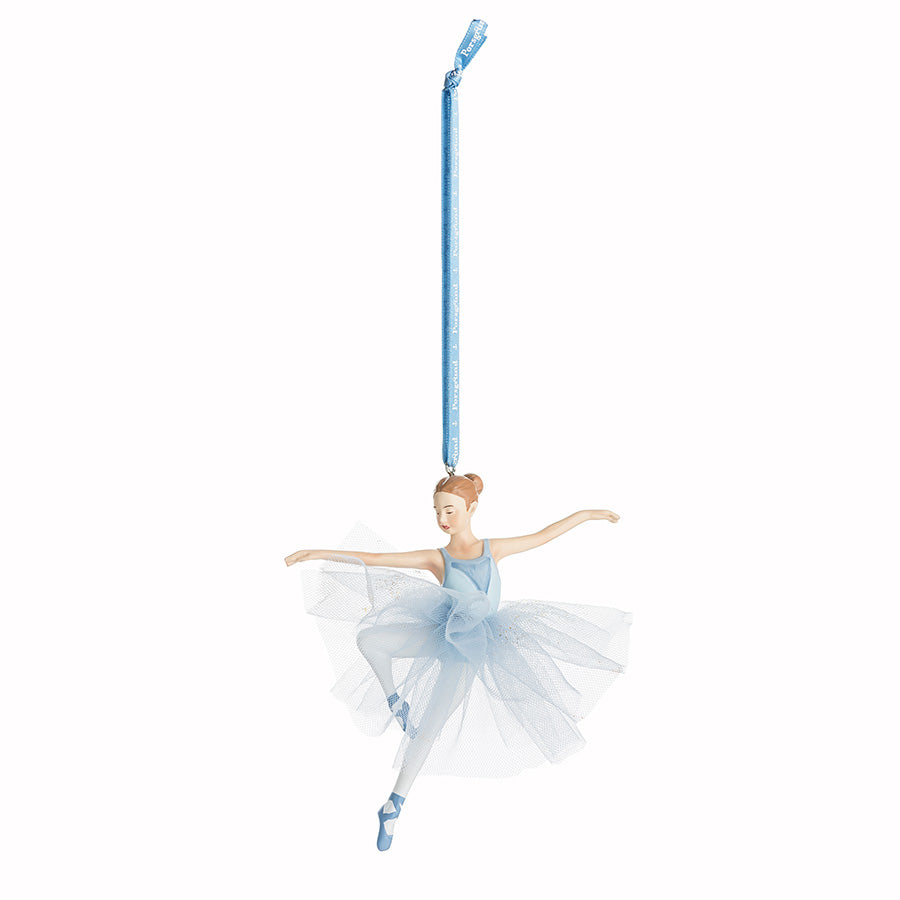 Håndmalt ballerinafigur med lyseblått bånd fra Porsgrunds Porselænsfabrik, PP Jul Arabequre Ballerina Hengepynt 12,5cm, perfekt til julepynting.
