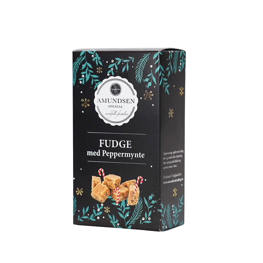Amundsen Peppermynte Fudge pakket i en dekorativ gaveeske, designet av Amundsen Trading, med friske peppermynte-farger og søte detaljer.