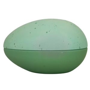 Amundsen Påskeegg m/Påskegodt Grønt, dekorativt metallpåskeegg i grønn farge, robust design ideell for gjenbruk til påske.