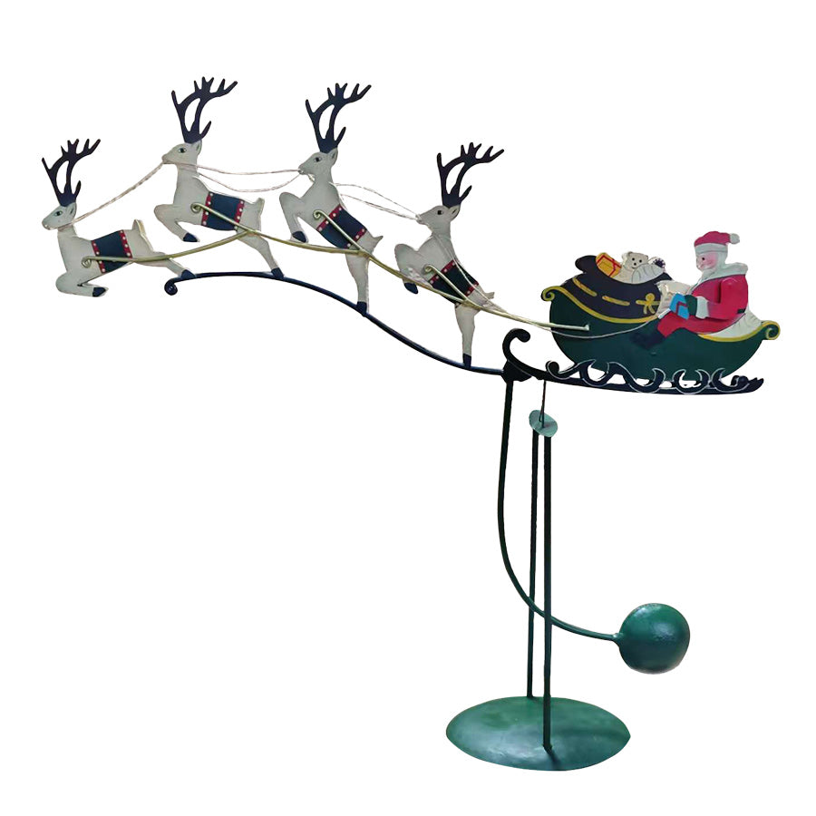 Juledekorasjon fra CHRISTIANIA 1739: Gyngende Nissefar med slede som trekkes av reinsdyr. Ideell for julepynting.