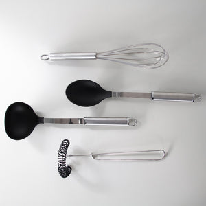 Christiania 1739 Kitchenline Ballongvisp Stål 29cm - Variert kjøkkenredskap som inkluderer ballongvisp, sleiver og annet utstyr.