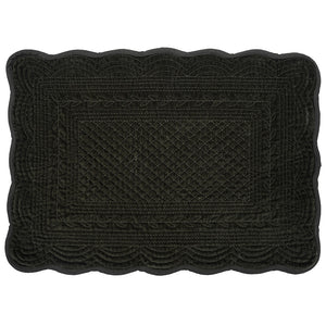 Christiania Glasmagasin dekkebrikke velour 35x50 cm i grønn, myk og quiltet med bølget kant, perfekt for borddekkingen og gir en elegant hotellfølelse.