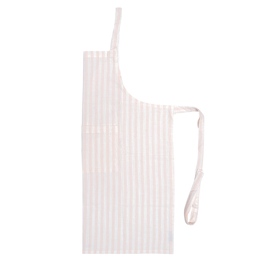 Christiania Glasmagasin Forkle 75x85cm Striper Lys Rosa/Hvit, et 100% bomullskjøkkenforkle med delikate striper, perfekt for matlaging.