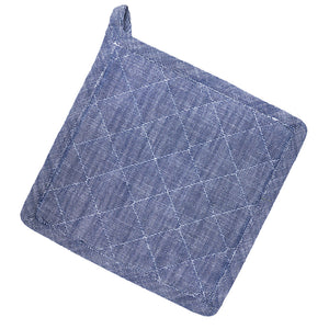 Christiania Glasmagasin Gryteklut Blå 20x20cm, en praktisk og dekorativ gryteklut i 100% bomull med vasket look, perfekt for håndtering av varme kjeler og servering.