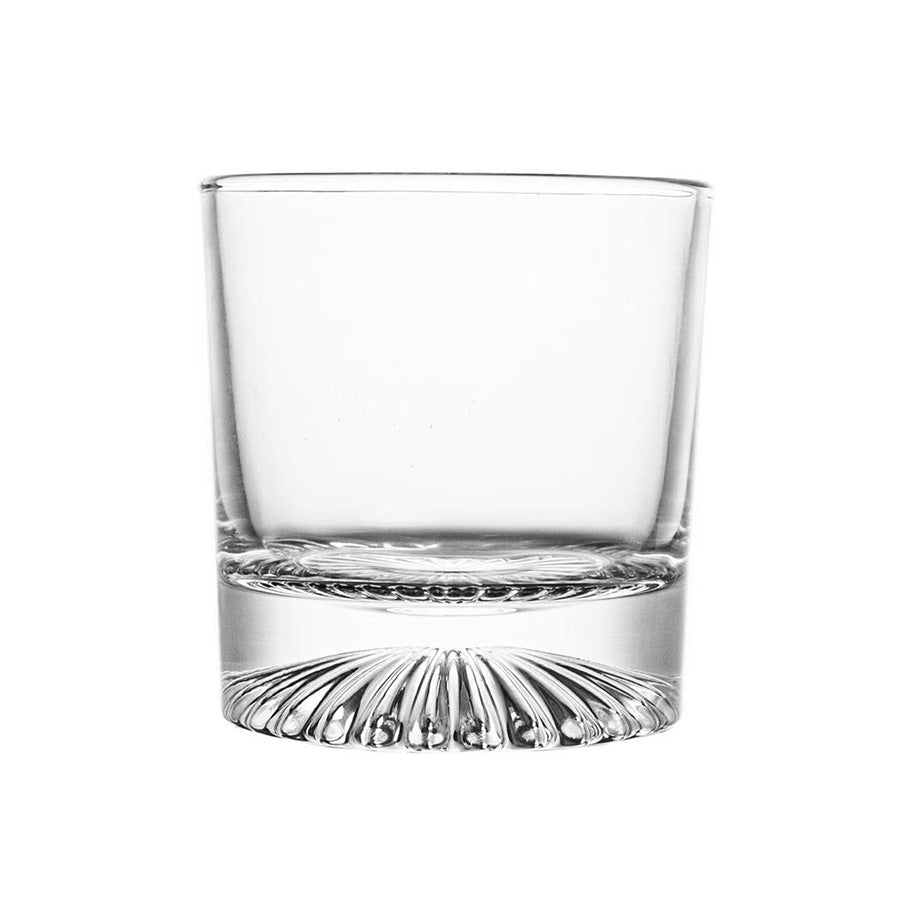 Elegant Christiania 1739 31 cl whiskeyglass med solid bunn, designet for å fremheve innholdet, perfekt til servering av whiskey.