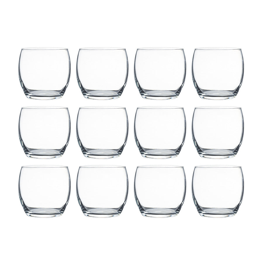 Sett med 12 elegante vannglass fra Christiania 1739, perfekt for middagsselskap og hverdagsbruk.