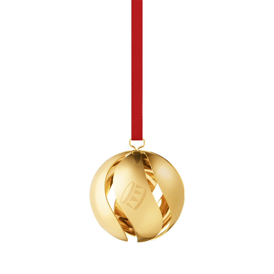 Georg Jensen julekule 2026 i 18 kt forgylt messing med inngravert tromme