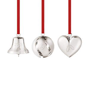 Georg Jensen ornamentsett 2026 med juleklokke, julekule og julehjerte i palladiumbelagt messing