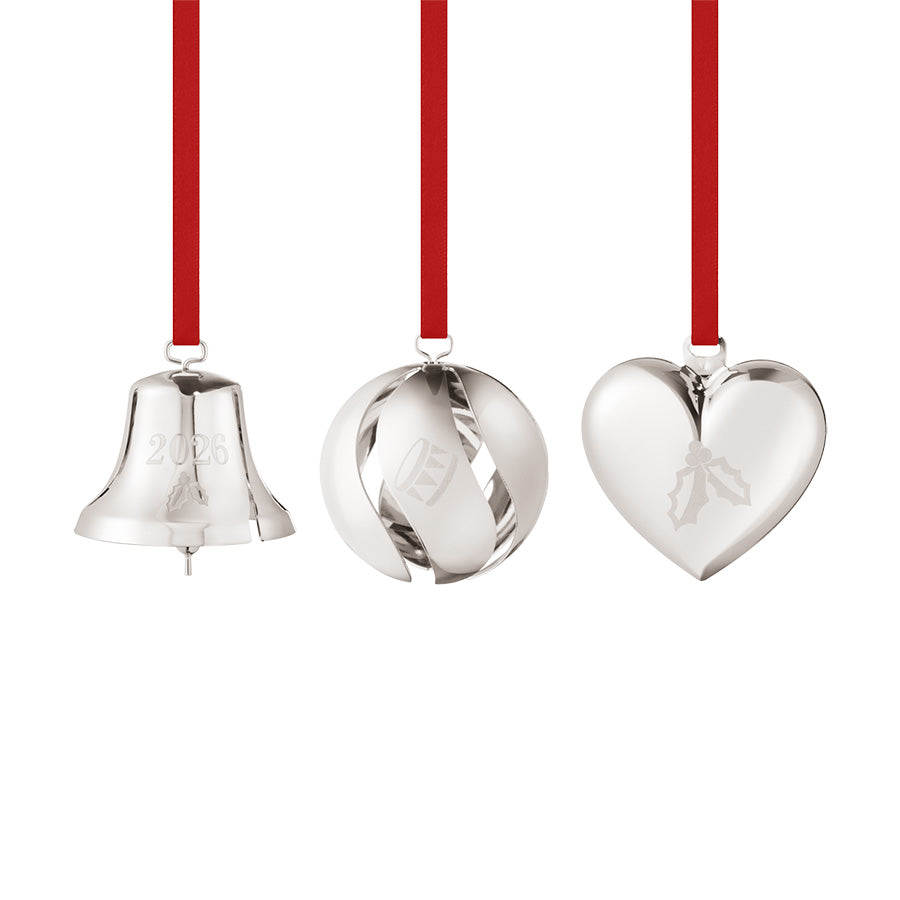 Georg Jensen ornamentsett 2026 med juleklokke, julekule og julehjerte i palladiumbelagt messing