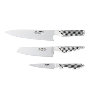 Global knivsett med tre kniver: G-2 kokkekniv, GS-5 grønnsakskniv og GS-38 skrellekniv