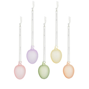 Sjarmerende frostede glassegg i pastellfarger, fem i pakke, perfekte til påskedekorasjoner.
