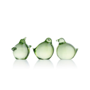 Tre munnblåste påskekyllinger i grønn farge, perfekt påskepynt for vårdekoren.