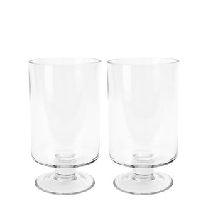 To klare stormlykter på glassfot, perfekt for både innendørs og utendørs pynt, fra Christiania 1739.
