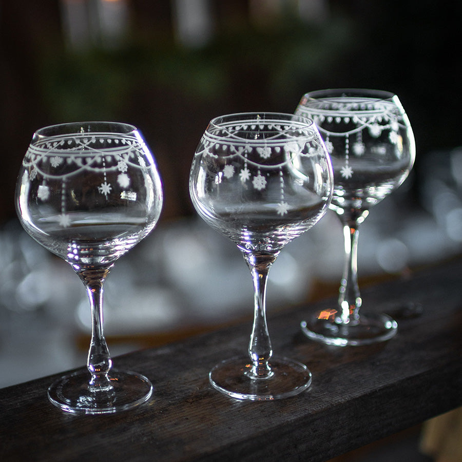 Tre Wik & Walsøe Julemorgen akevittglass med dekorative julemotiver