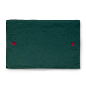 Grønn JUNA Christmas Fable dekkebrikke med broderte røde julehjerter og små julestjerner, 49 x 32 cm