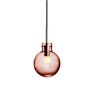 Hadeland Glassverk Krystallkule Taklampe Glatt Morgenrød - taklampe med munnblåst morgenrød glass og sølvfarget oppheng, perfekt for koselige rom.