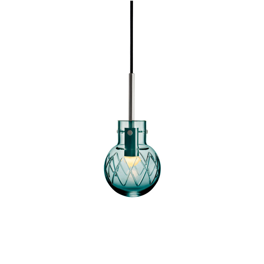 Hadeland Glassverk Krystallkule Taklampe Kryss Blågrønn, stilfull taklampe i blågrønt glass med moderne oppheng, ideell for både små og store rom.