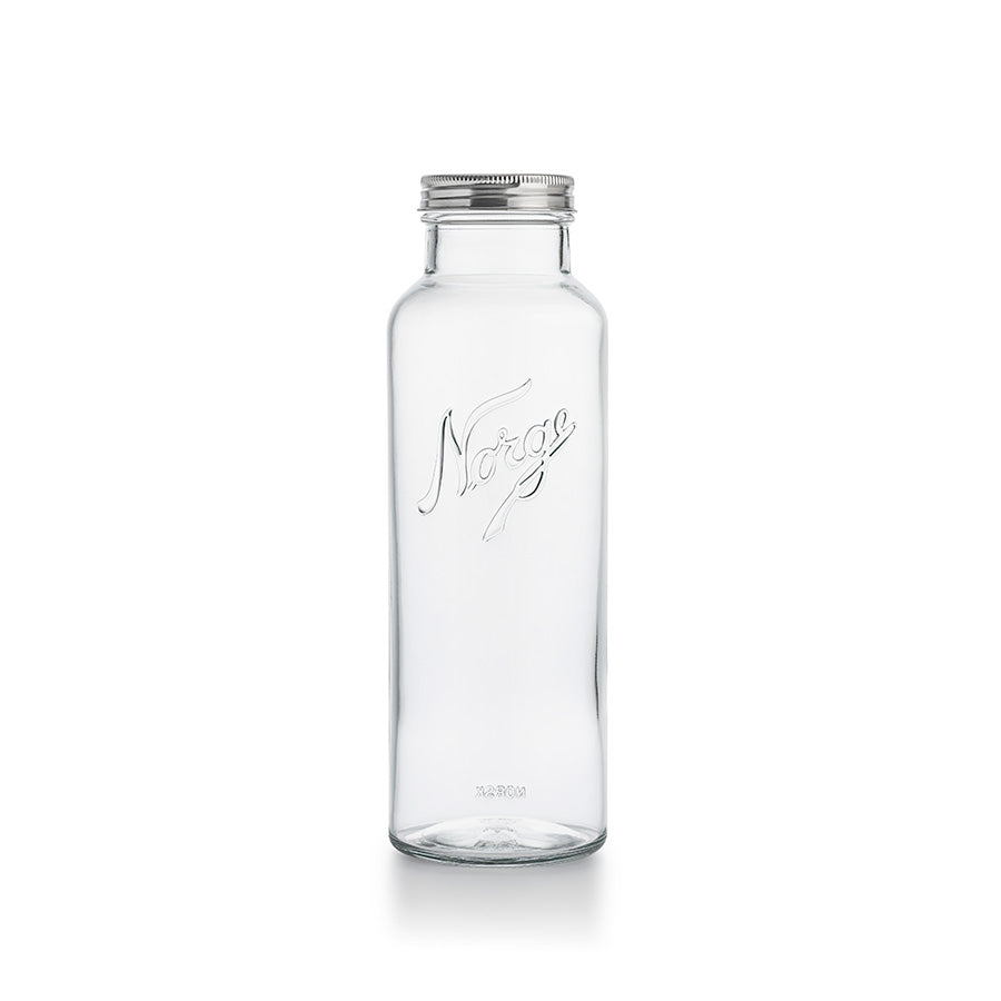 Norgesglasset Norgesglass Flaske 1,5L - En stor og stilren glassflaske med klassisk design, ideell for servering av drikke.