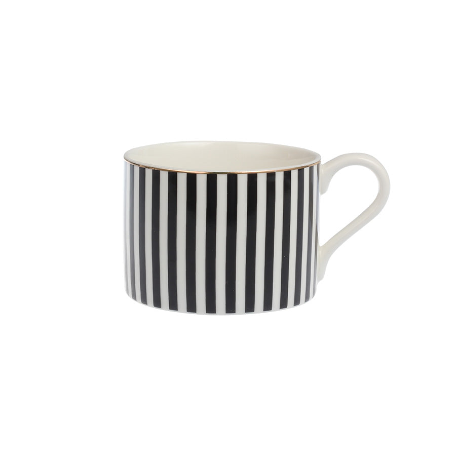 Elegant svart-hvitt stripet krus med gullkant, perfekt for kaffe eller te.