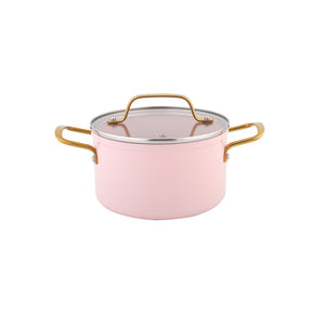 Liten rosa gryte med glasslokk, del av et moderne grytesett med gulldetaljer.