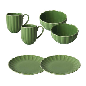 Nova Lilly Frokostservise i grønn til 2 personer, inkludert krus, boller og asjetter. Stilig og moderne design med blank glasur, perfekt for frokost og lunsj.