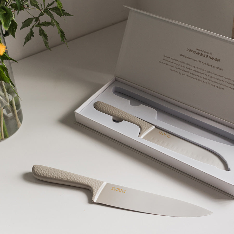 NOVA Nova Dynamic Knivsett Beige Hamret 2pk – knivsett i eske med to kniver og beige hamret håndtak (Knivsett)