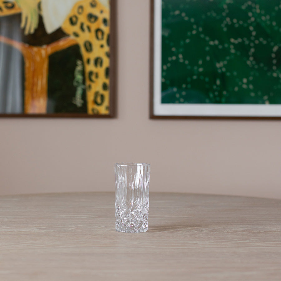 NOVA Longdrinkglass 30 cl (4 pk) «Nova Dynamic Longdrinkglass 30cl 4pk Klar» – ett lite, klart longdrinkglass i bruk på bord