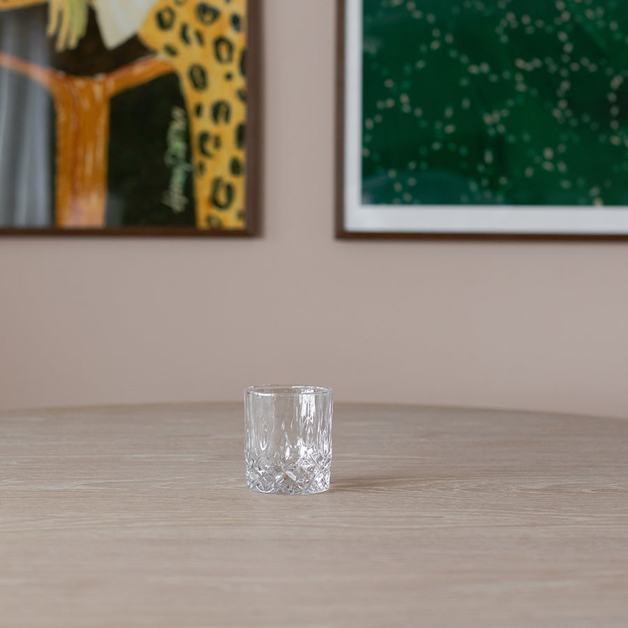 NOVA Whiskyglass Nova Dynamic Whiskyglass 28cl 4pk Klar – klart dekorert whiskyglass på bord