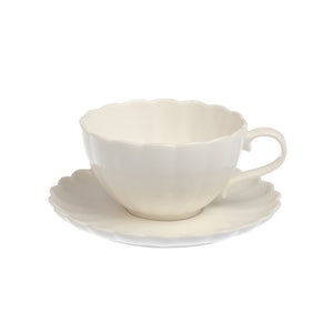 Nova Lilly Kopp Og Skål 250ml Hvit - Elegant hvit kopp med dekorativ kant, ideell for kaffe eller te.
