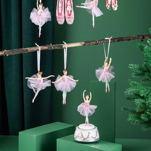 Rosa Ballerina spilledåse fra Porsgrunds Porselænsfabrik dekorert sammen med ballerina julepynt og juletre