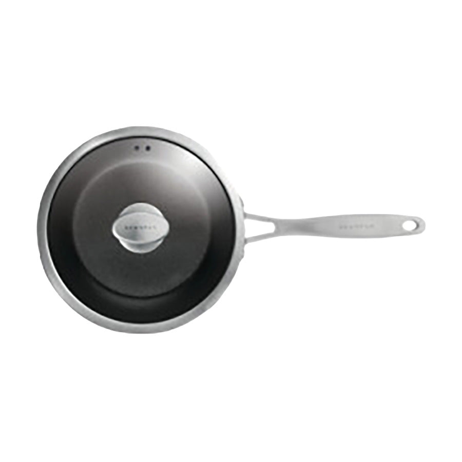 Scanpan Nura sauteuse sett ovenfra med non-stick-belegg og ergonomisk stålhåndtak