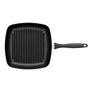 SCANPAN Sava grillpanne sett ovenfra med markerte grillriller og langt håndtak