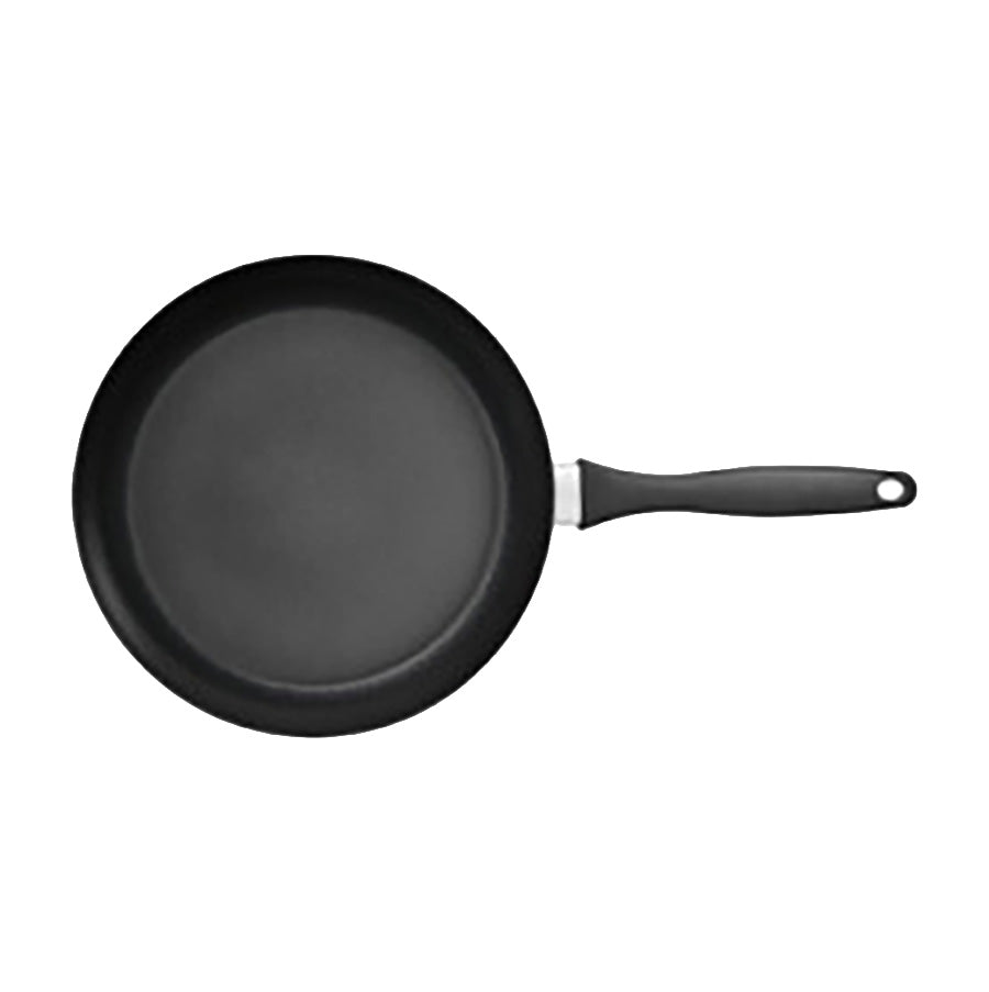Scanpan Sava stekepanne 26 cm i svart, sett ovenfra med ergonomisk håndtak