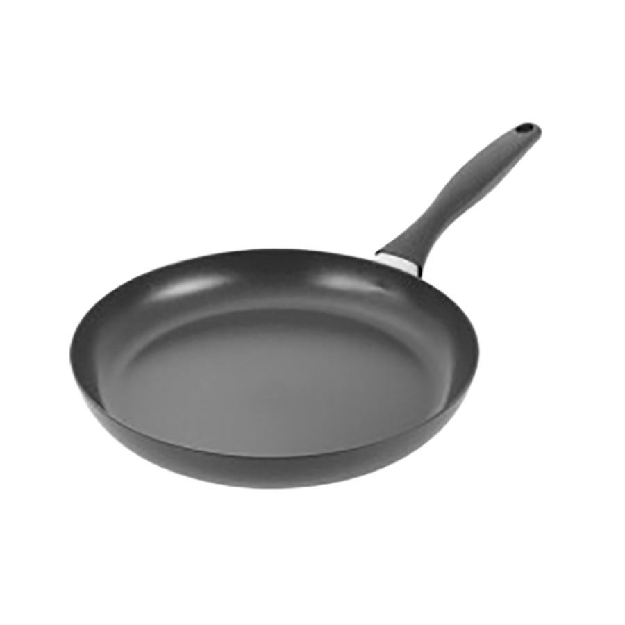 Scanpan Sava stekepanne 26 cm i svart, sett skrått ovenfra