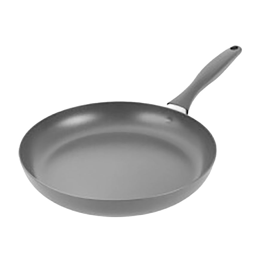 Scanpan Sava stekepanne 28 cm med romslig stekeflate og ergonomisk håndtak, sett ovenfra i vinkel