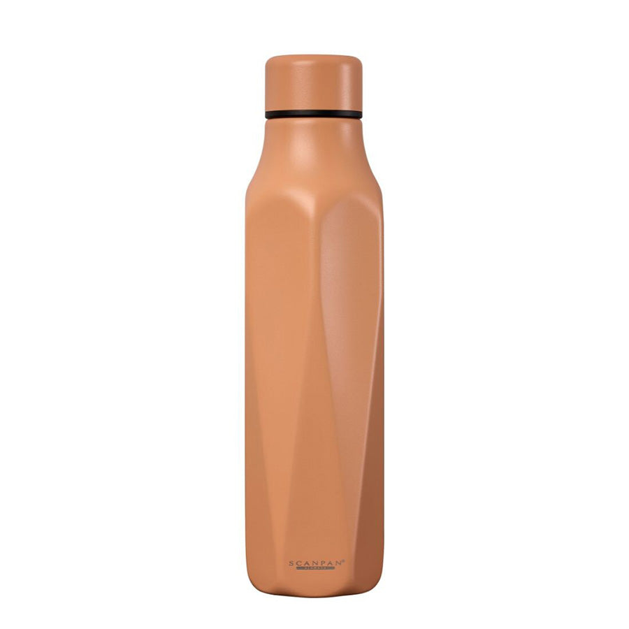 Scanpan Explore termoflaske i korallfarge, 500 ml, med diamantformet design, ideell for kalde og varme drikker.