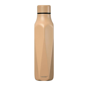 Scanpan termoflaske i sandfarge med fasettert design, perfekt for å holde drikke kald og varm.